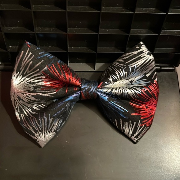 Shiny fireworks bow - Picture 1 of 4